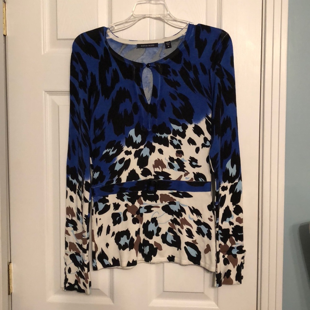 Lightweight sweater